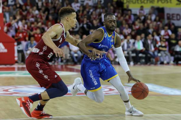 的传球失误 的传球失误