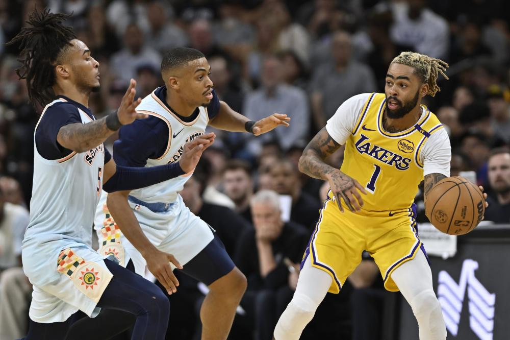 球队阵容配 球队阵容配